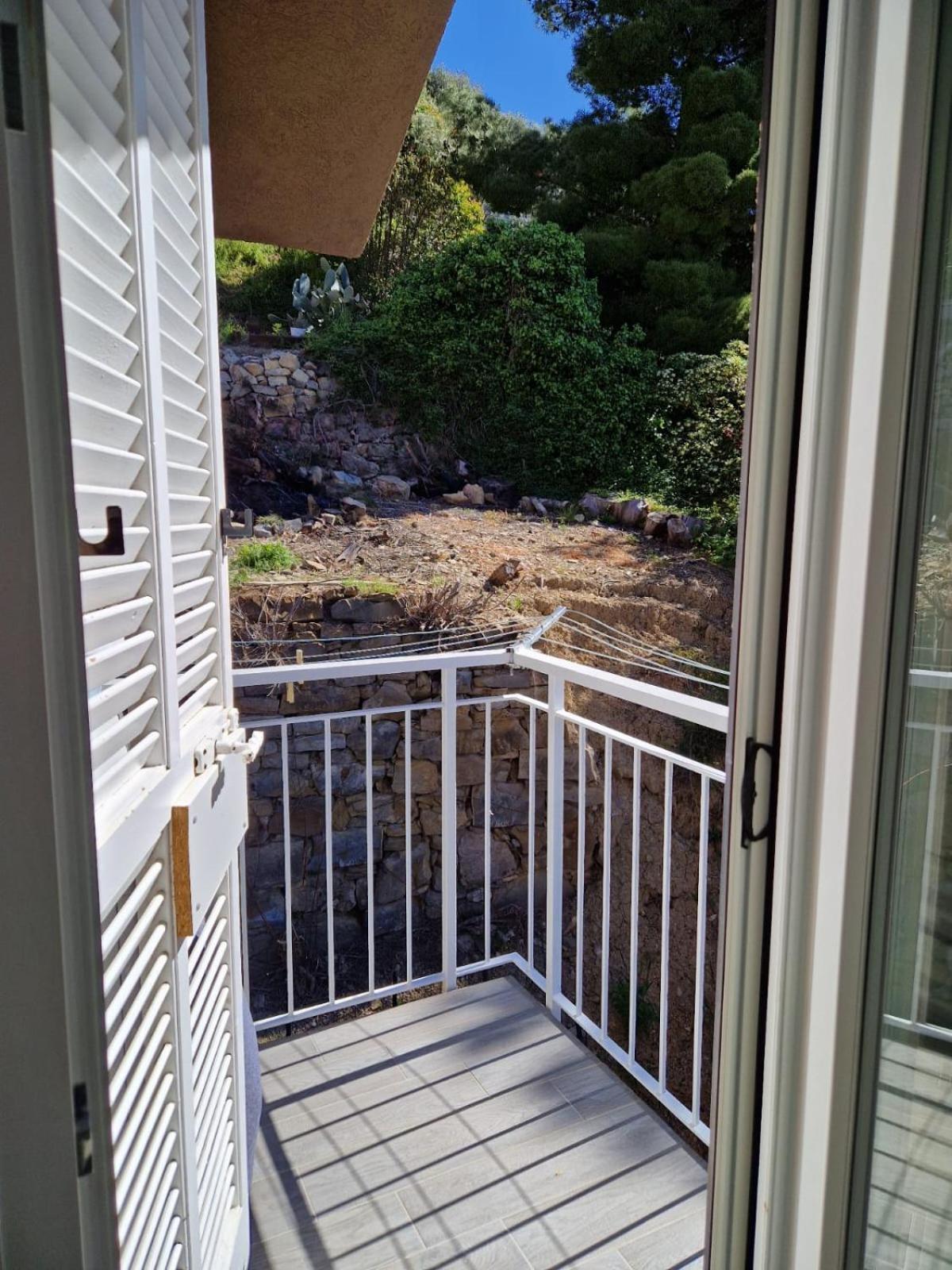 Ferienwohnung La Finestra Sul Golfo Ospedaletti Exterior foto